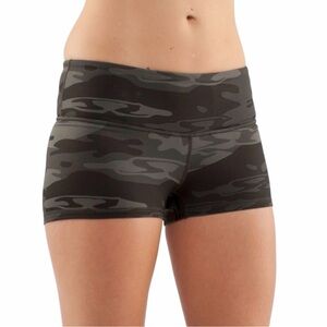 Lululemon Wren/Retro Green Camo Boogie Shorts size 2